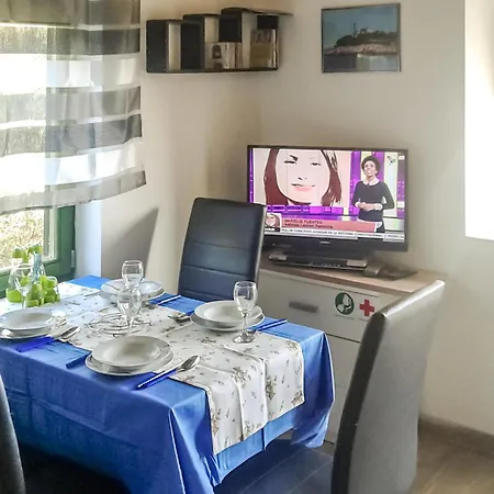 2 Bedroom Awesome In *