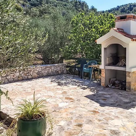 2 Bedroom Awesome In *
