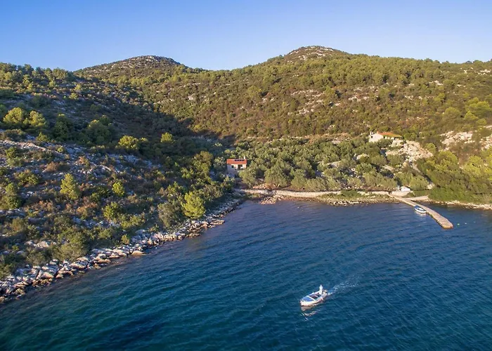 Vakantiehuis 2 Bedroom Awesome In Sali